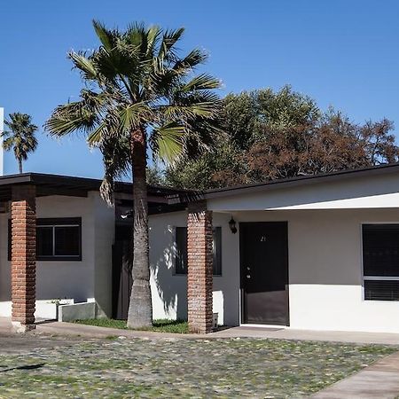 California Villas Y Hotel Ενσενάντα Εξωτερικό φωτογραφία