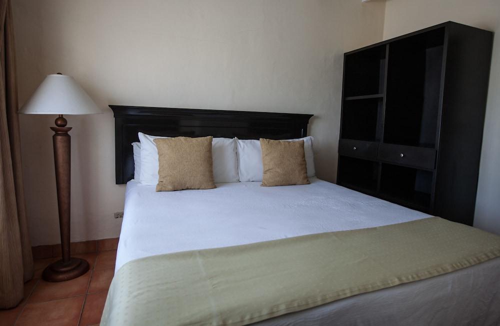 California Villas Y Hotel Ενσενάντα Εξωτερικό φωτογραφία